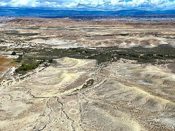 4th image of Near Peach Valley & Firebird