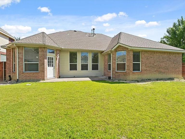 8908 Red Oaks Dr — Photo 11