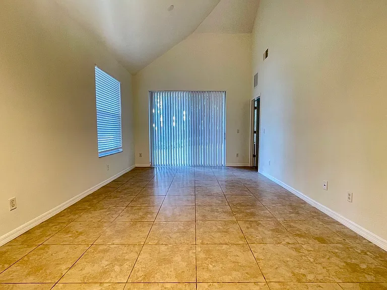 2481 Temple Grove Ln — Photo 3