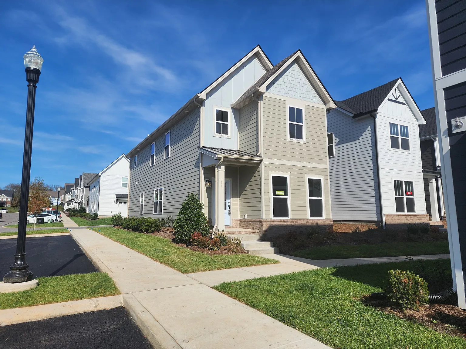 3 bed, 2.5 bath, 1619 sqft, $2,600 — Photo 4