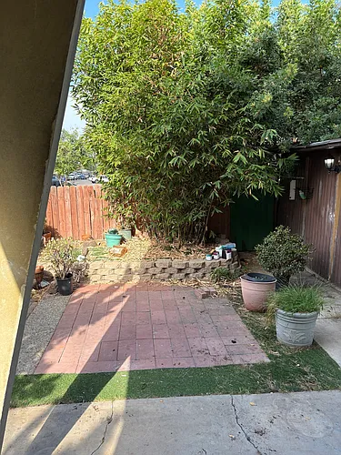 1040 Hoover Ave Photo 1