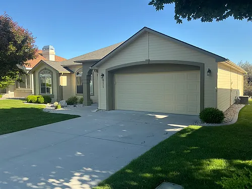 811 Canyon Park Ave Photo 1