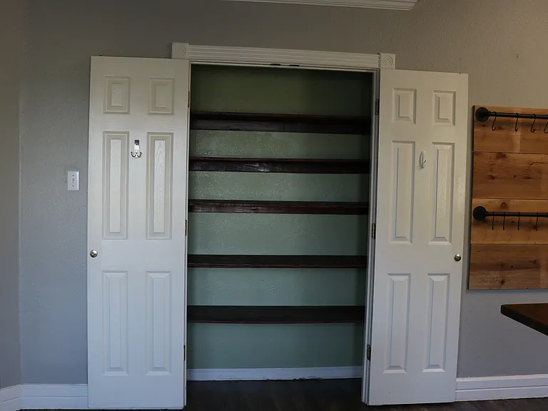 547 SW Rand Dr — Photo 7