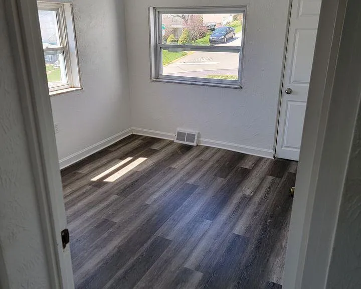 1021 Mace St — Photo 4