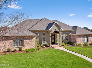 2704 Royal Run Ln, Gautier, MS 39553