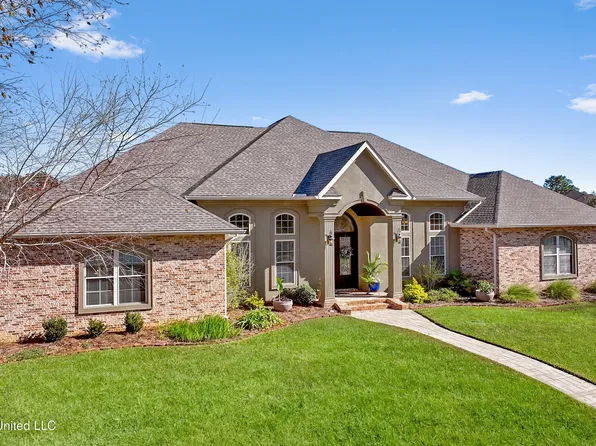 2704 Royal Run Ln, Gautier, MS 39553