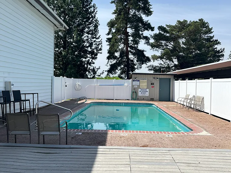 Northridge Court Apartments — Photo 9