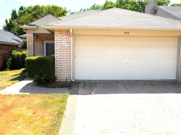 532 Majestic Park Ln, Cedar Hill, TX 75104
