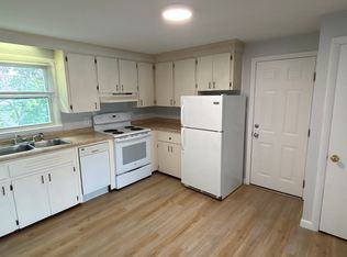 7 Brick Rd APT 3B, Dover, NH 03820