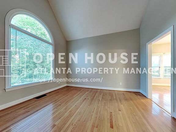 5th image of 4020 Hogans Mill Ln