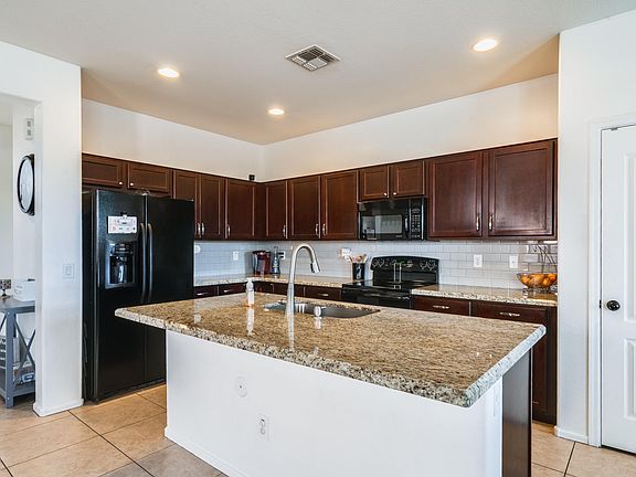 3rd image of 11808 N 154th Ln