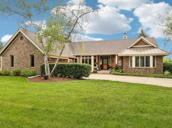 N61W37631 Parkview DRIVE, Oconomowoc, WI 53066