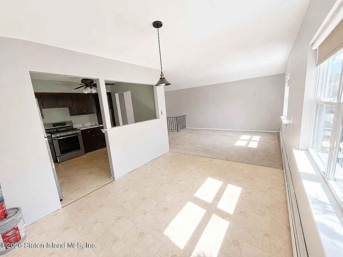 3 bed, 1.5 bath, 1200 sqft, $2,850 — Photo 4