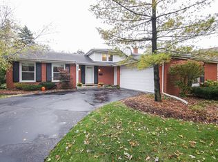 2227 Strawberry Ln, Glenview, IL 60026