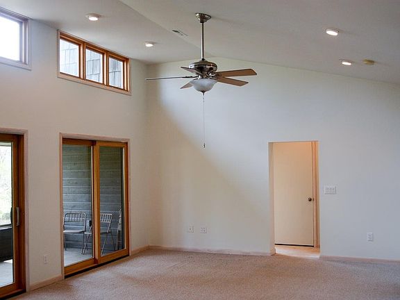 2nd image of 1120 Carolina Ave