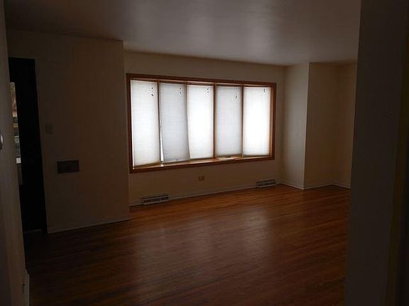 4th image of 10016 S Minnick Ave