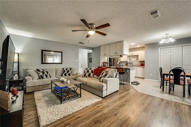 1st image of 5713 Macgregor Dr