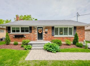 216 Rodney St, Waterloo, ON N2J1G5