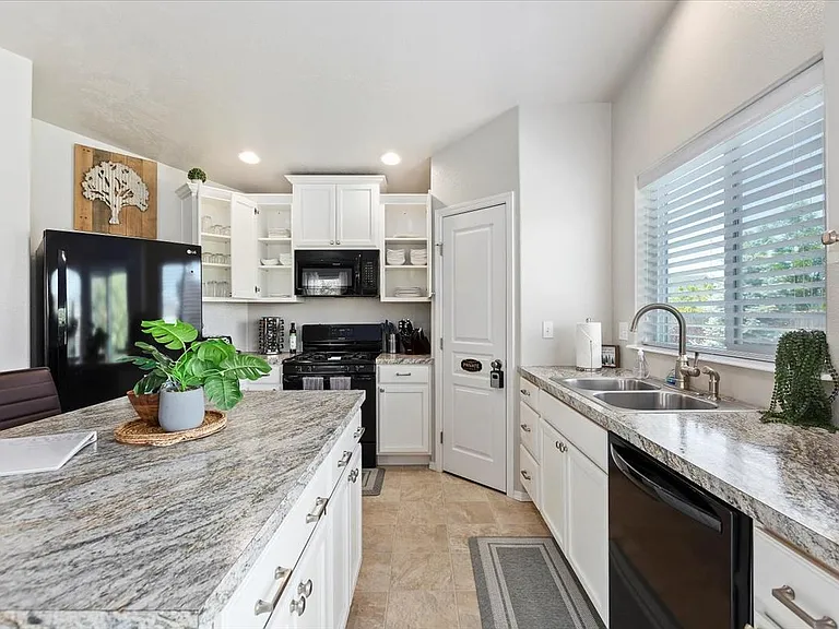 13606 Cocoa Beach St — Photo 9