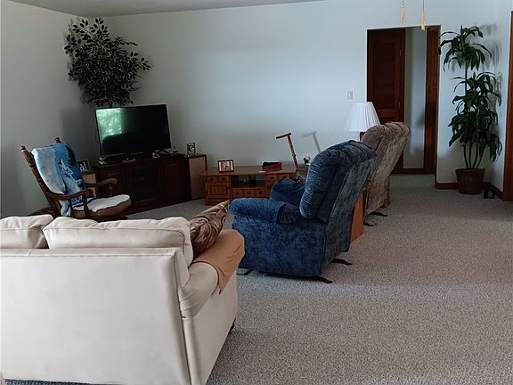 4th image of 4931 Devlen Rd