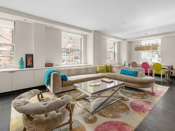 1040 Park Avenue image 1 of 6