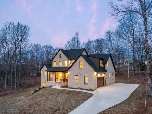 1148 Val Terrace Ct, Forest, VA 24551