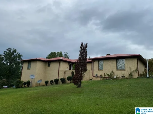 819 Creek Trl, Anniston, AL 36206