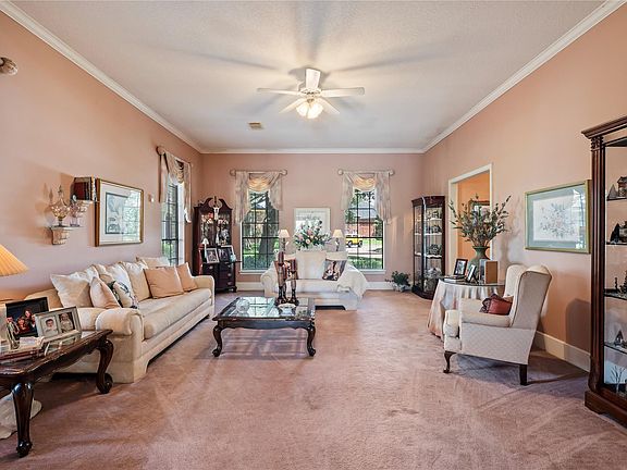 3rd image of 2207 Southern Hills Dr
