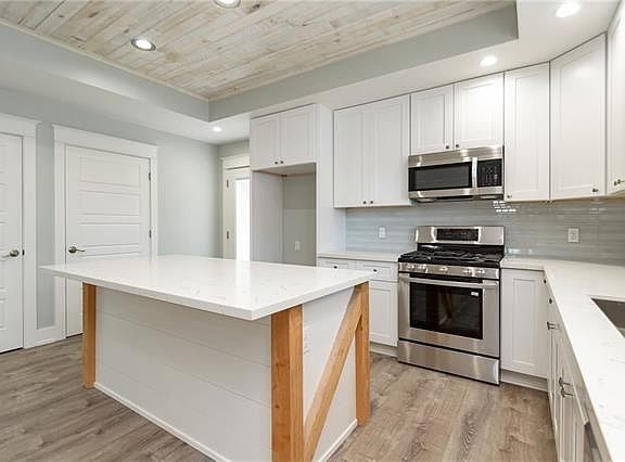 4th image of 601 Betz Ave