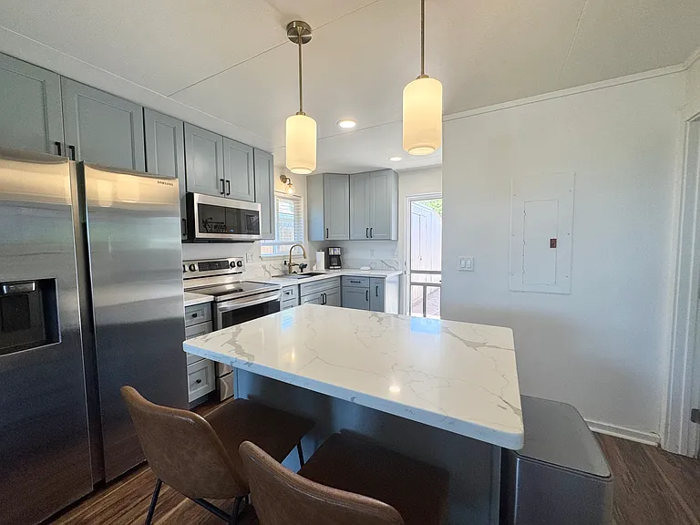 2/1 - remodeled kitchen
