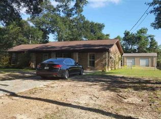 571 El Camino Dr, Cantonment, FL 32533