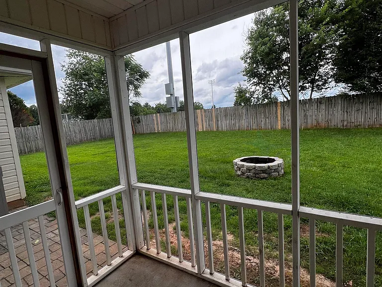 306 Hummingbird Ln — Photo 24