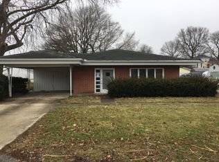 706 S Ohio St, Tuscola, IL 61953