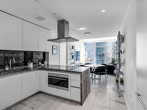 4th image of 700 NE 26th Ter #1004