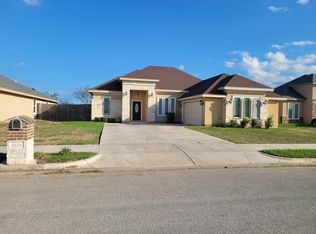 1429 White Oak Dr W, Harlingen, TX 78552