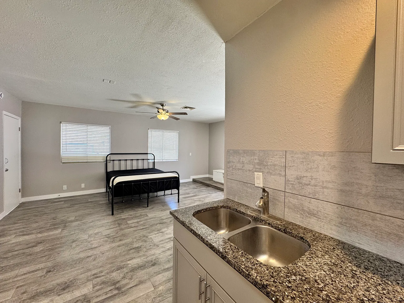 Studio, 440 sqft, $600 — Photo 4