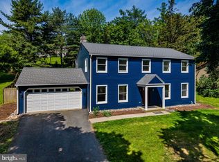 515 Lamp Post Ln, Camp Hill, PA 17011