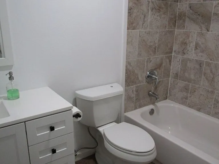 1009 Chippewa St — Photo 13