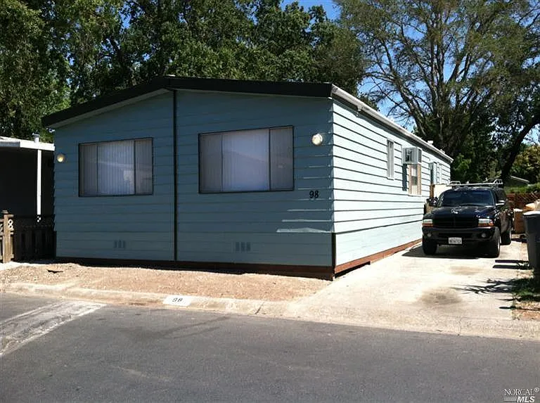 98 Vista Cir photo 1