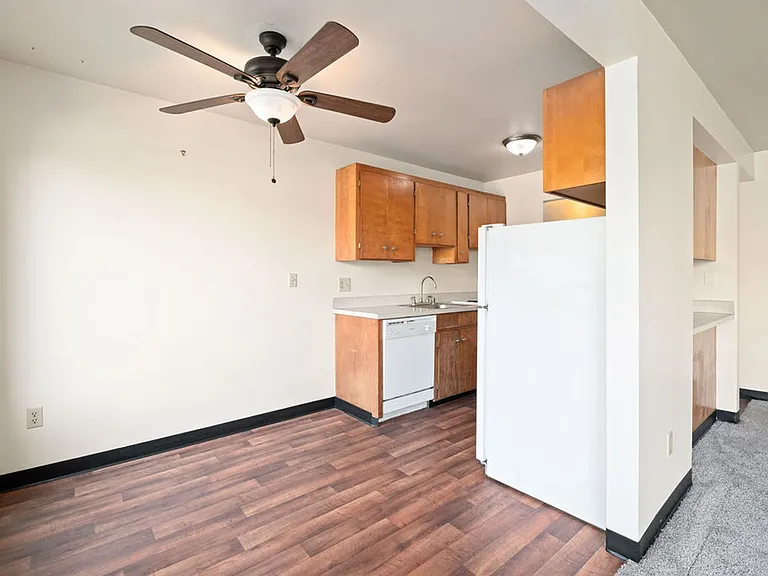 Pet-Friendly Roosevelt Retreat with Modern Kitchen | 6113 Apartments — Photo 9