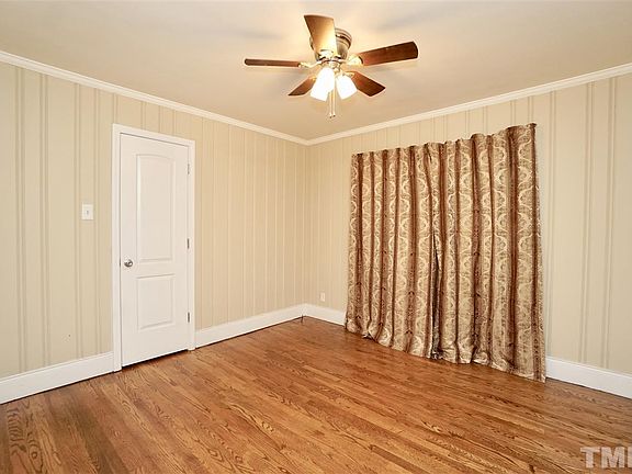 5th image of 825 Eastway Dr
