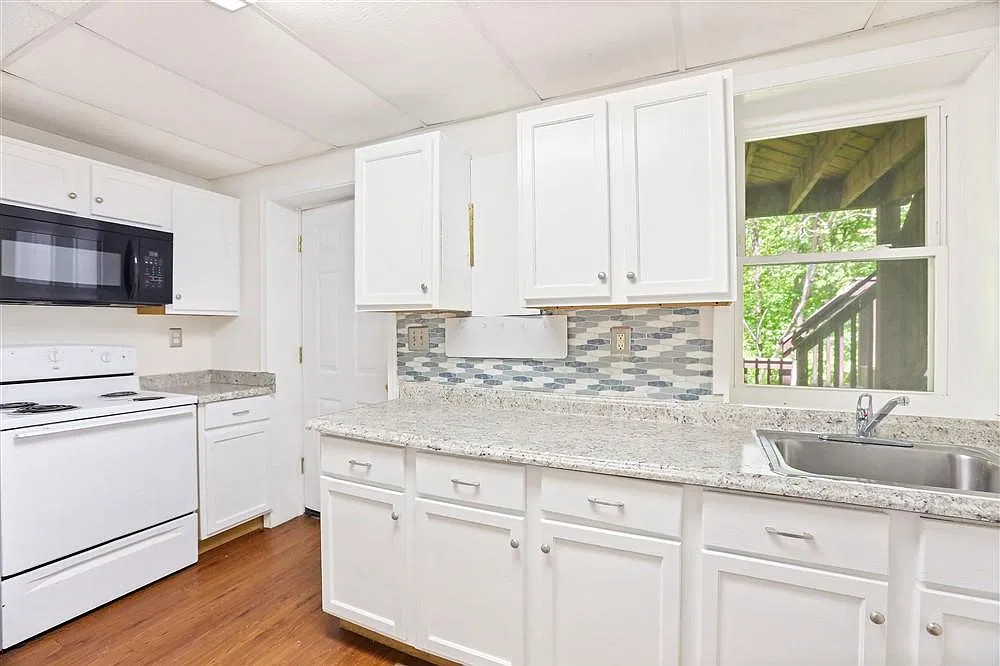 1 bed, $799 — Photo 2