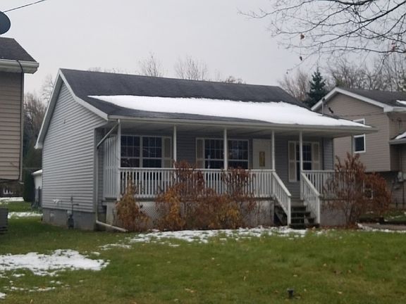 3rd image of 10083 W Ford Ave