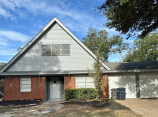 1616 Warren Ln, Fort Worth, TX 76112