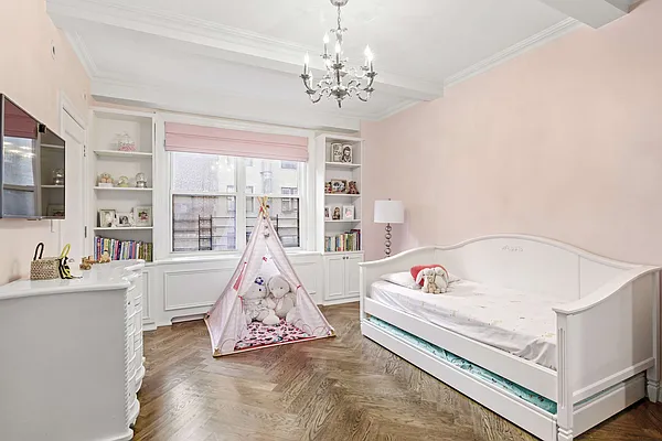 Sold by Compass | media 19