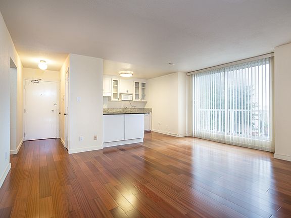 2nd image of 2300 Buchanan St APT 7