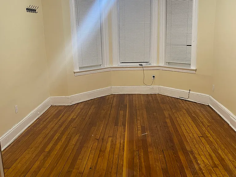 40.5 Gardner Ave — Photo 9