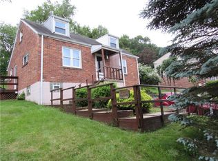 1006 Fairview Dr, Bethel Park, PA 15102