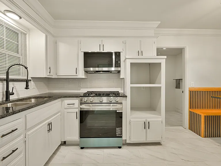 2525 SE 47th St — Photo 9