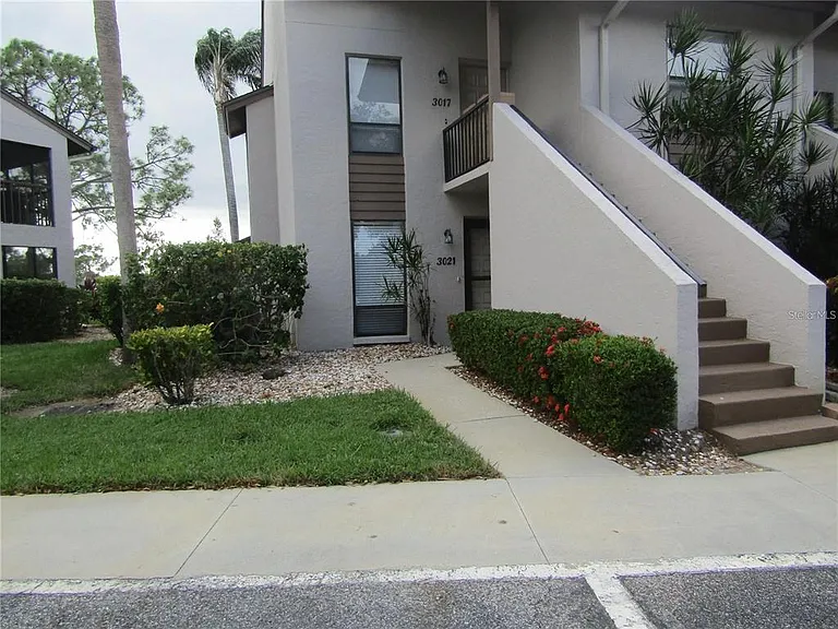 3021 Taywood Mdws #11 — Photo 1